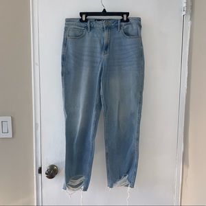 Hollister Ultra High Rise Mom Jeans. Size 11R